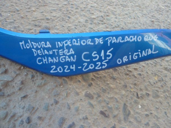 moldura inferior parachoque changan cs15 2024 2025 daños - Imagen 3