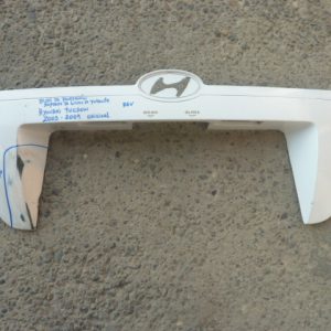 moldura portalon hyundai tucson 2005 2009 soporte luces patente daños