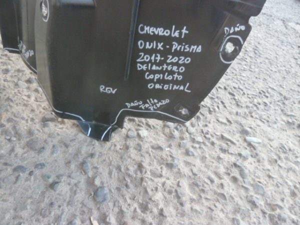 Guardafango onix prisma 2017 2020 delantero copiloto dañado - Imagen 7