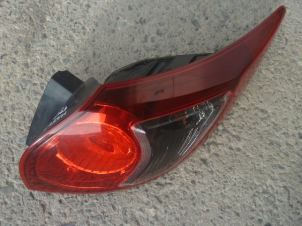 Foco mazda cx5 2012 2016 trasero copiloto original - Imagen 2