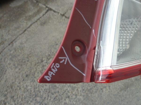 Foco suzuki celerio 2016 2019 original trasero copiloto daños - Imagen 4