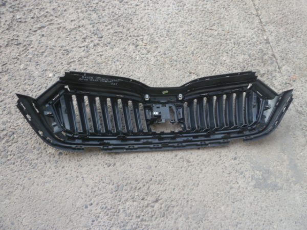 mascara rejilla skoda octavia 2020 2021 2022 - original daños - Imagen 3