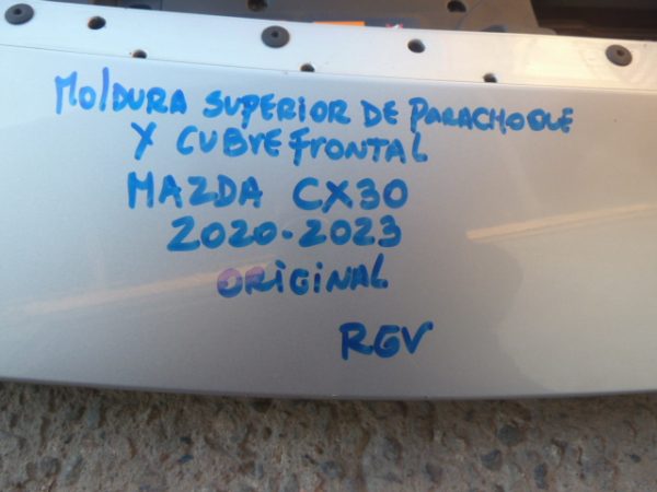 moldura continunacion de capot cubre frontal mazda cx30 20-23 dañado - Imagen 2