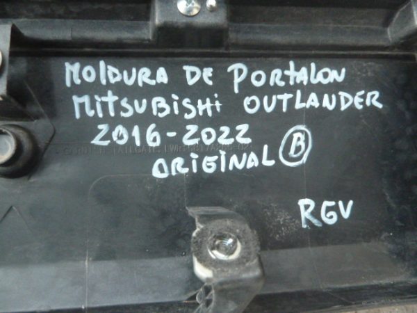 moldura de portalon outlander 2016 2022 original - Imagen 2
