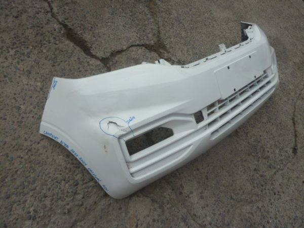parachoque chevrolet n400 2021 2024 delantero con daños - Imagen 2