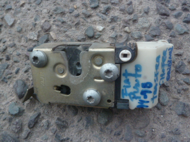 Chapa cerradura de puerta fiat punto 1994 1998 trasera chofer
