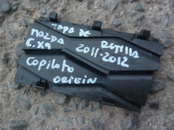 moldura tapa bisel de remolque mazda cx9 2011 2012 copiloto - Imagen 2