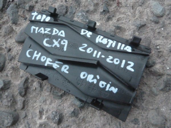moldura tapa bisel de remolque mazda cx9 2011 2012 chofer - Imagen 2
