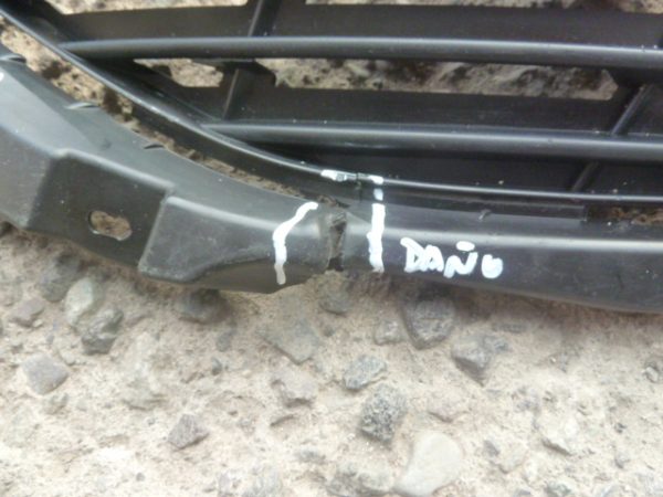 moldura tapa bisel parachoque peugeot 3008 5008 2019 2021 chofer daños - Imagen 2