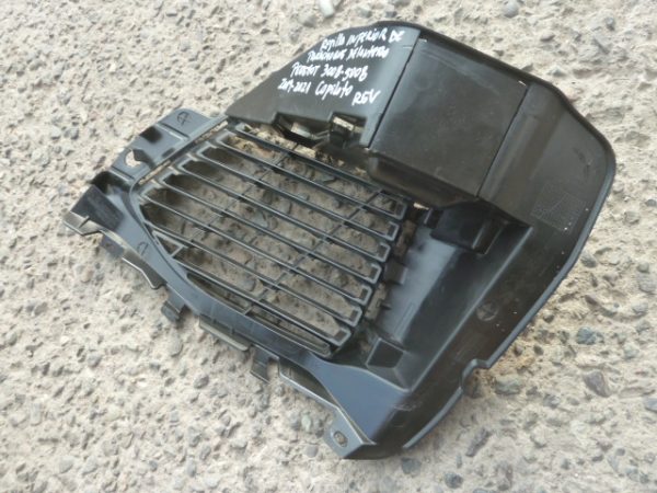 moldura tapa bisel parachoque peugeot 3008 5008 2019 2021 copiloto daños - Imagen 3