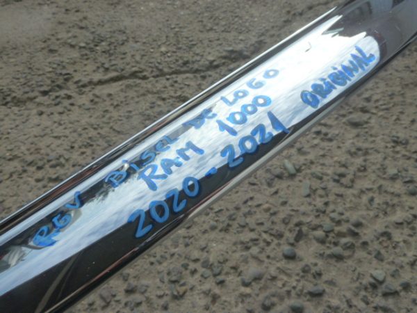 moldura bisel de mascara ram 1000 2020 2021 original - Imagen 2
