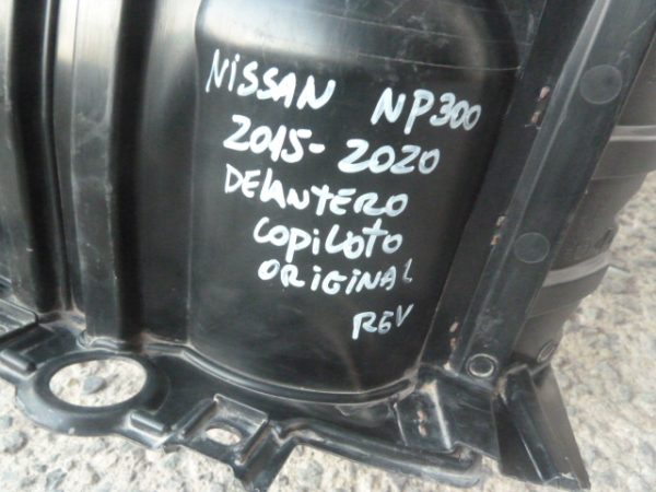 Guardafango nissan np300 2015 2020 delantero copiloto daños - Imagen 5