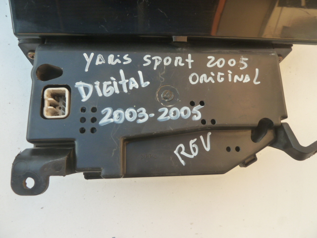 Sinóptico juego relojes instrumentos yaris sport 2003 2005 - Imagen 2