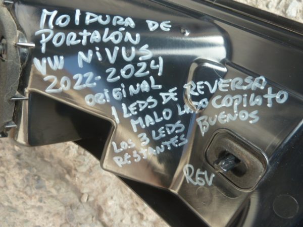 foco mica embellecedor de portalón nivus 2022 2024 - leds malos - Imagen 5