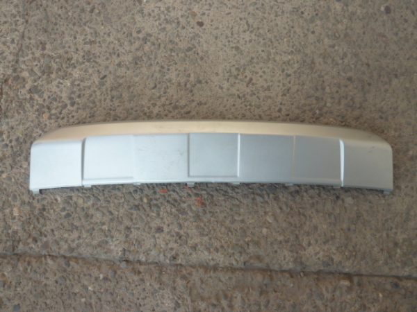 moldura inferior parachoque grand vitara/nomade 2014 2018  daño