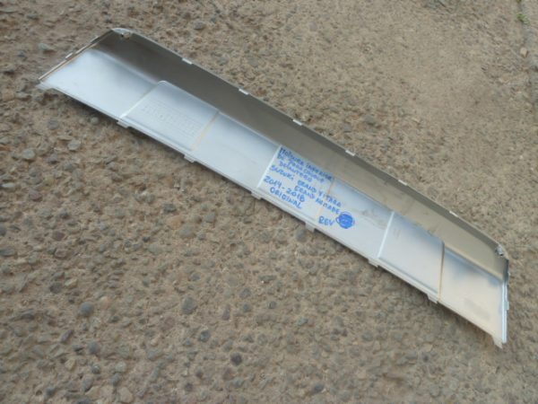 moldura inferior parachoque grand vitara/nomade 2014 2018  daño - Imagen 6
