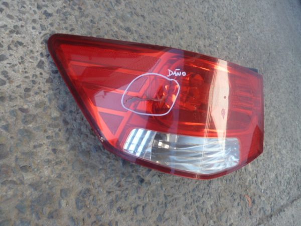 Foco trasero cerato sedan 2011 2012 original chofer daños