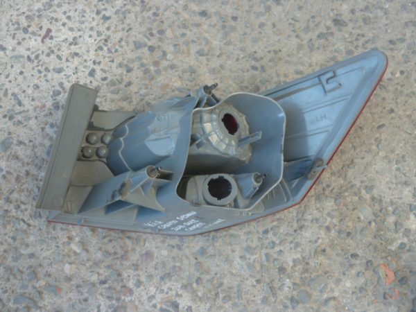 Foco trasero cerato sedan 2011 2012 original chofer daños - Imagen 3