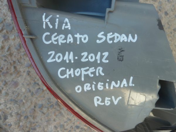 Foco trasero cerato sedan 2011 2012 original chofer daños - Imagen 2