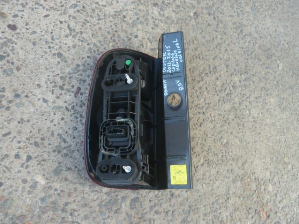 Foco renault duster 2012 2015  trasero copiloto daños - Imagen 2