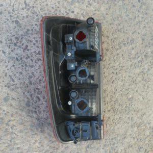 Foco nissan np300 2016 2020 trasero copiloto daños