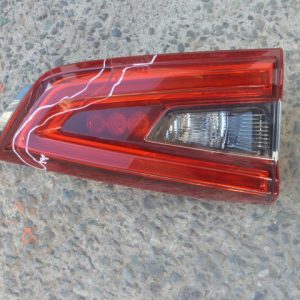 Foco qashqai j11 2018 2022 de portalón copiloto halgn/leds quebrado