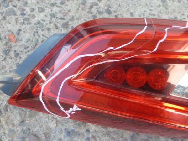 Foco qashqai j11 2018 2022 de portalón copiloto halgn/leds quebrado - Imagen 3