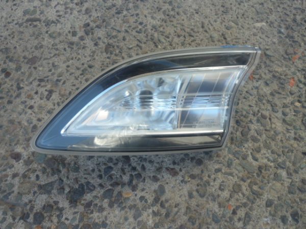 Foco mazda 3 hatchback 2011 2013 de portalon copiloto daños