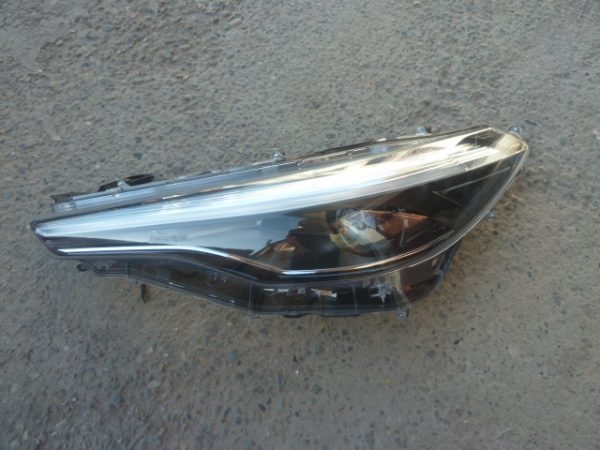 optico corolla cross hibrido 2022 2024 chofer full-leds - daños