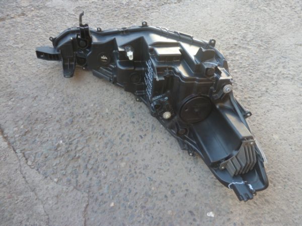 optico corolla cross hibrido 2022 2024 chofer full-leds - daños - Imagen 4