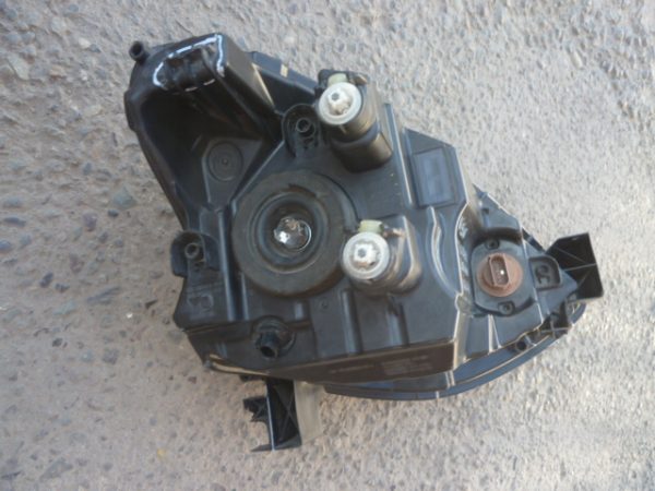 optico  nissan march 2016 2020 chofer halogeno - daños - Imagen 2