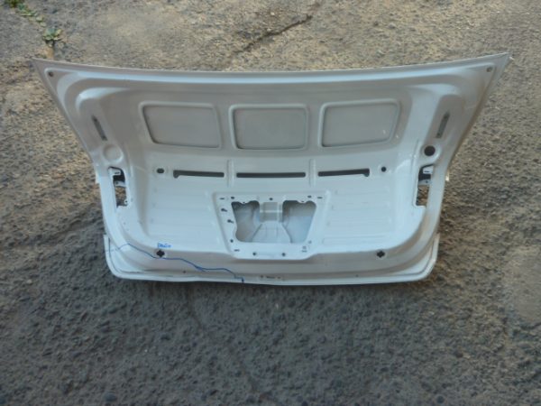 Tapa maleta maletero volkswagen voyage 2016 2022 - abollado - Imagen 2