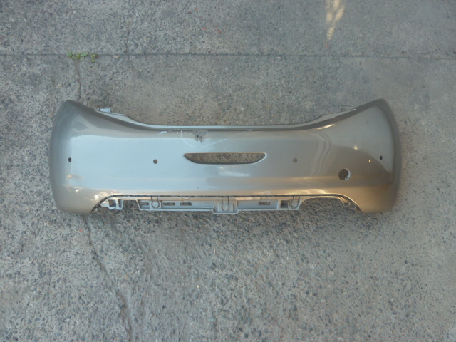 Parachoque peugeot 208 2013 2019 trasero original daños