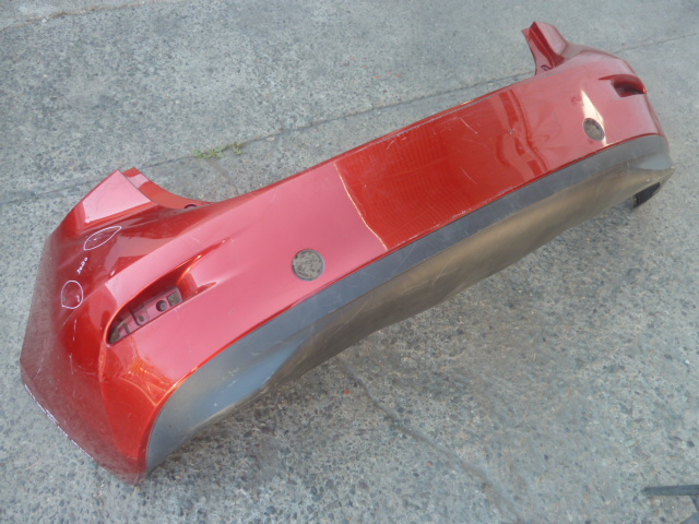 Parachoque mazda 3 sedan 2015 2018 trasero original daños - Imagen 4