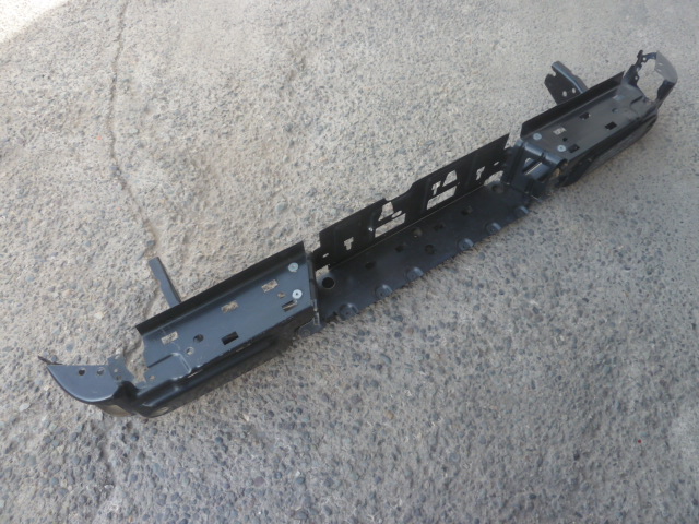 Parachoque nissan navara 2021 2024 trasero original bueno - Imagen 2