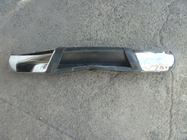 Parachoque nissan np300 2015 2019 trasero - daños