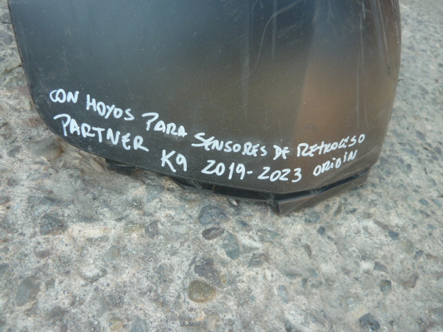 Parachoque peugeot partner k9 2019 2023 trasero daños - Imagen 2