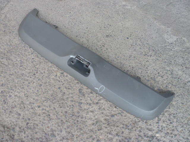 moldura inferior parachoque trasero vitara 2016 2018 daños - Imagen 2