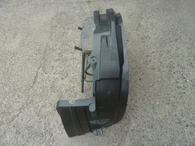 Guardafango colorado 2018 2023 delantero Chofer daños - Imagen 3