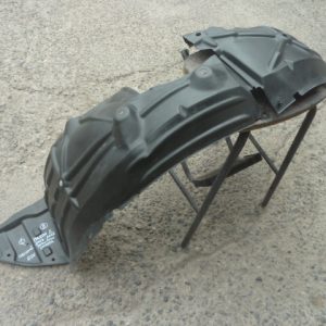 Guardafango mazda 2 2016 2022 delantero chofer