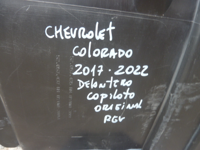 Guardafango colorado 2017 2022 delantero copiloto original daños - Imagen 4