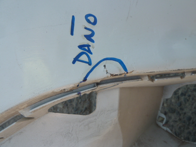 Parachoque ford fiesta 2015 2017 delantero falta pedazo y daños - Imagen 2