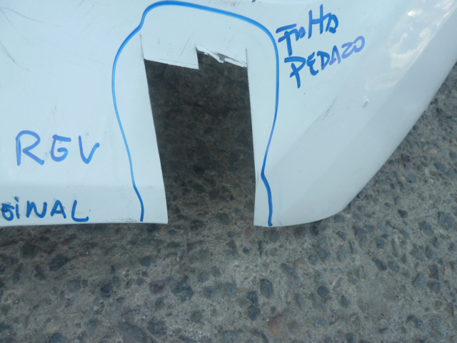 Parachoque ford fiesta 2015 2017 delantero falta pedazo y daños - Imagen 5