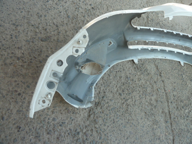 Parachoque ford fiesta 2015 2017 delantero falta pedazo y daños - Imagen 9