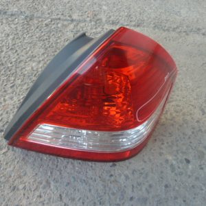 Foco nissan tiida sedan 2012 2014 trasero copiloto – daños