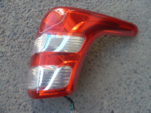 Foco mitsubishi l200 2016 2018 trasero copiloto - daños