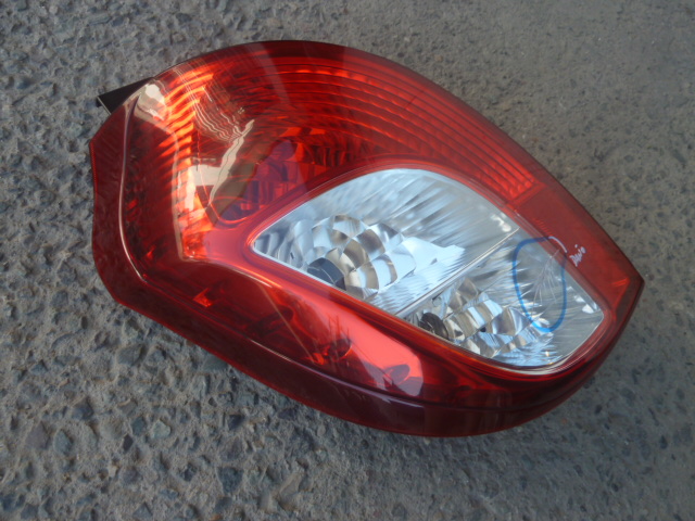 Foco suzuki alto 800 2019 2022 trasero chofer - daños - Imagen 5