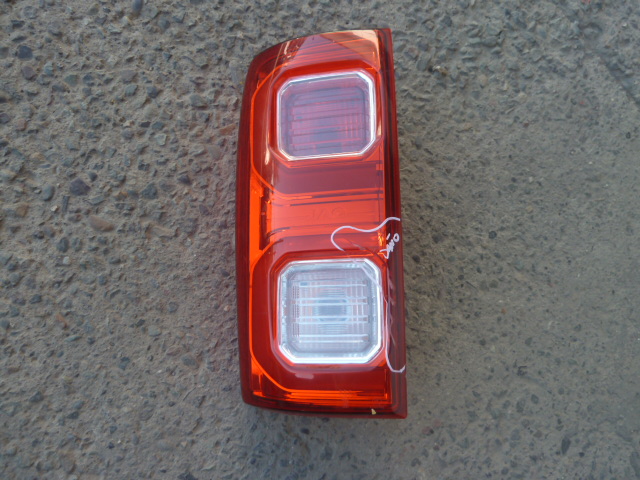 Foco trasero jac t8 2020 2024 chofer halogeno/leds daño trizado