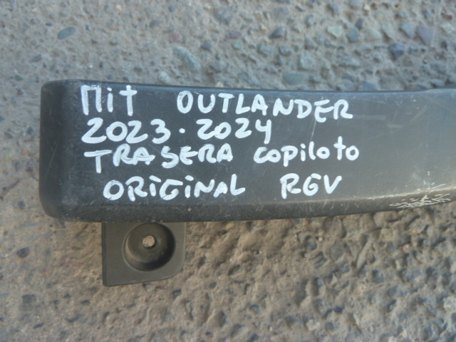 moldura paso rueda outlander 2023 2024 trasera copiloto detalles - Imagen 3