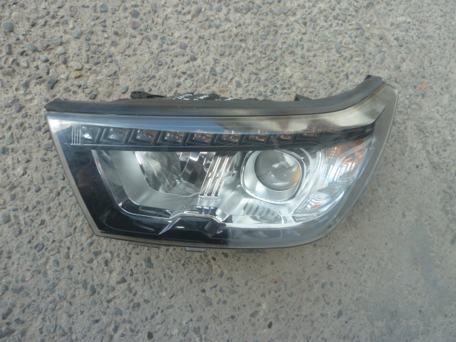 Optico ssangyong tivoli 2016 2017 2018 halogeno/leds chofer